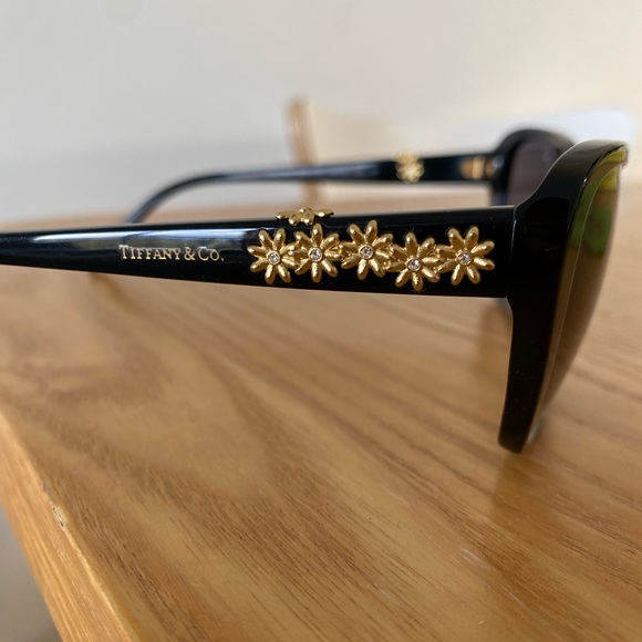 Tiffany sunglasses - Picture 3 of 16